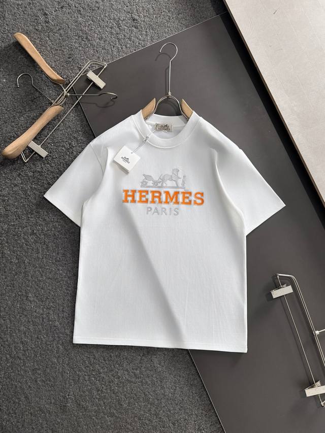 H 2025Ss春夏最新款圆领时尚短袖T恤，官网同步，专柜纯棉面料！贴肤舒适，耐看又好穿，经典简约Logo设计，原厂工艺一丝不苟，型男必备单品 码数M-4Xl