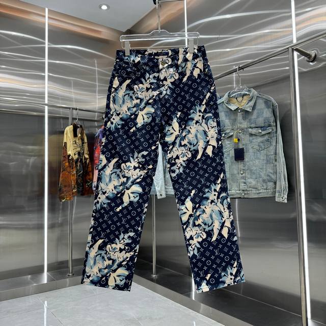 Lv 路易威登 Louis Vuitton 草间祢生 Logo牛仔裤 新品，原单狠货，水洗休闲牛仔裤，进口原版水洗弹力面料，舒适有弹性，原版五金辅料装饰Logo