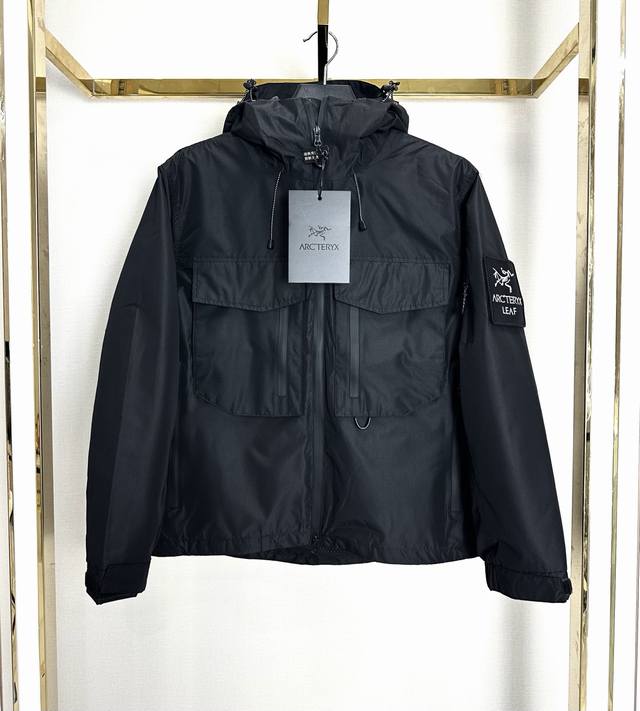 Arcteryx 始祖鸟三合一可脱卸男款厚款连帽羽绒服 90绒 可提供检测报告 大鸟来袭！！ 这款鸟家羽绒服 本年度最具代表性的鹅绒羽绒服 探索户外运动于城市休