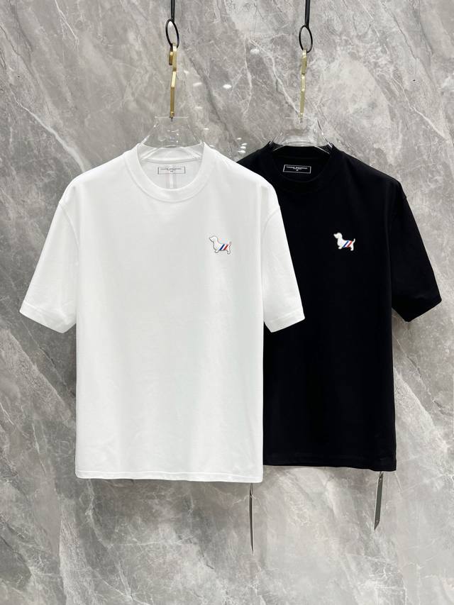 Sstb纯棉最新面料经典标识图案Logo时尚简约潮流短袖，最顶级的品质专柜原单短袖，顶级制作工艺进口面料，专柜款独特设计，采用进口高端订制面料。官网在售！面料版