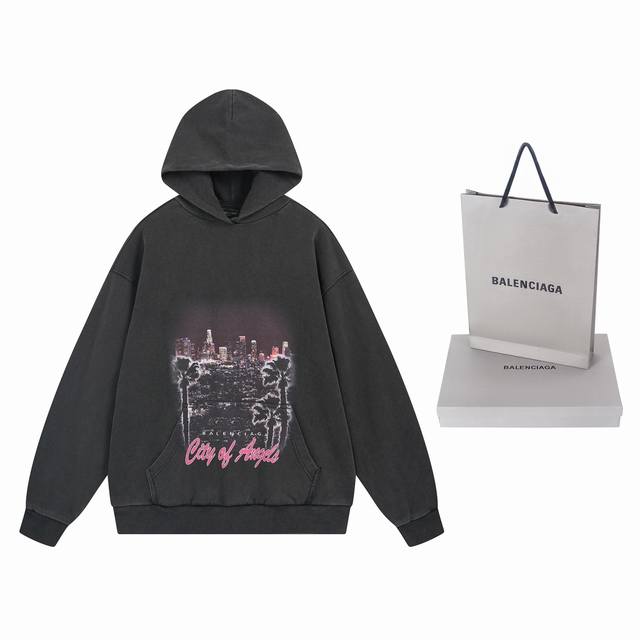 实拍图 顶级版本.官网品质 Balenci*Ga 25新款 。正面以洛杉矶夜景直喷印花成衣洗水连帽卫衣 Ss25最新款。第一时间研发，巨别市场通货。欢迎对比。面