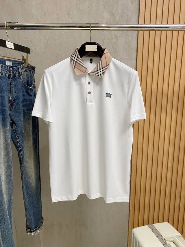巴宝莉25Ss新款春夏短袖翻领T恤polo，最高版本客供定制高端朱地面料简单时尚款，拼色螺纹超级好看！经典Logo简单大方的款式！满满的高级感，四季可穿。简欧风