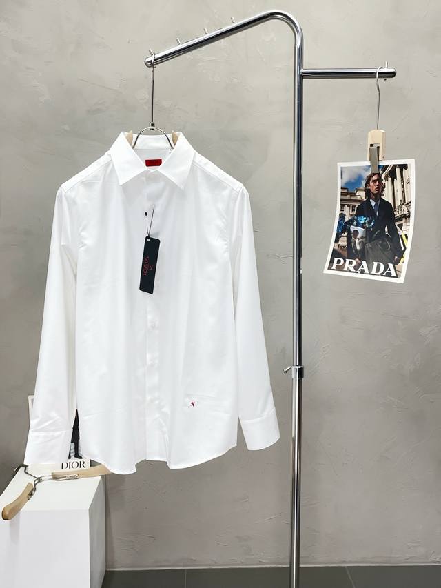 Isaia独家专供春夏新款原单男士休闲衬衫 高端定制 高版本 时尚百搭爆款原版进口面料 领口衣摆 Logo图案设计 手感超柔软细腻 穿着亲肤舒适 高端精品 代工