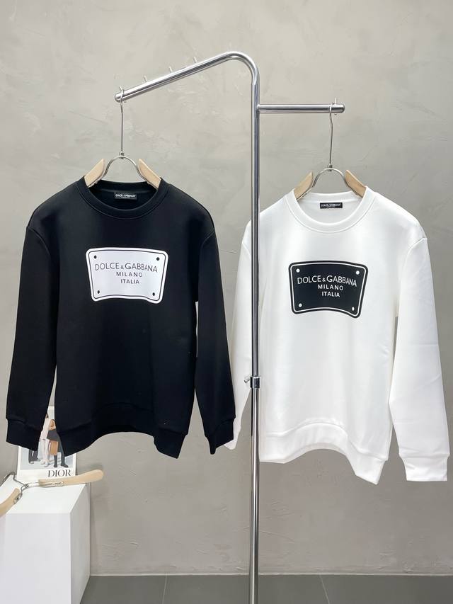 Dolce&Gabbana杜嘉班纳独家专供最新秋冬套头卫衣 经典设计与颜值爆棚的设计 品质更是无法挑剔品控可以直接入手，不容过错的高端臻品！通过细节图片便可感受