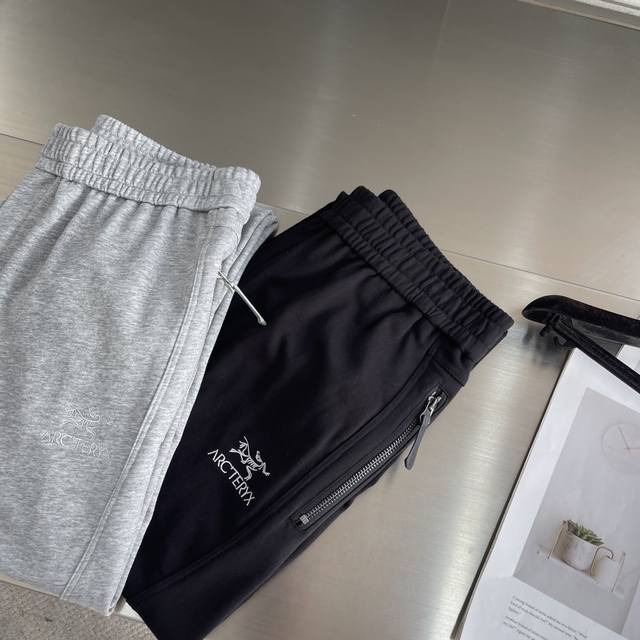 鸟家 25Ss早秋新款卫裤 男女情侣款卫裤 全身立体裁剪设计甄选高克重面料 全部定制定染高立体鸟Logo刺绣 尺码：M-3Xl