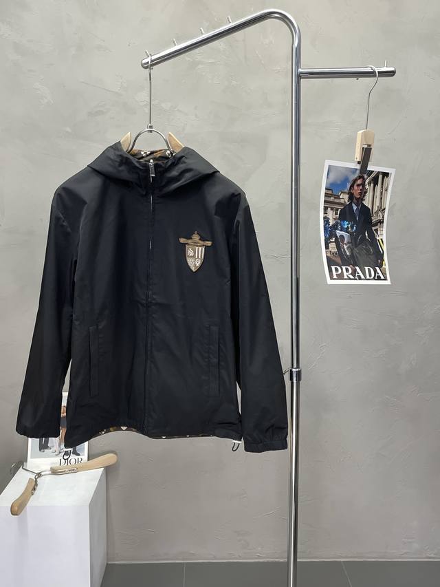 Fendi芬迪独家专供新款原单男士休闲春秋夹克 双面穿设计 透气舒适 高端定制 高版本 时尚百搭爆款进口面料 手感超柔软细腻 穿着亲肤舒适 高端精品 代工厂p精