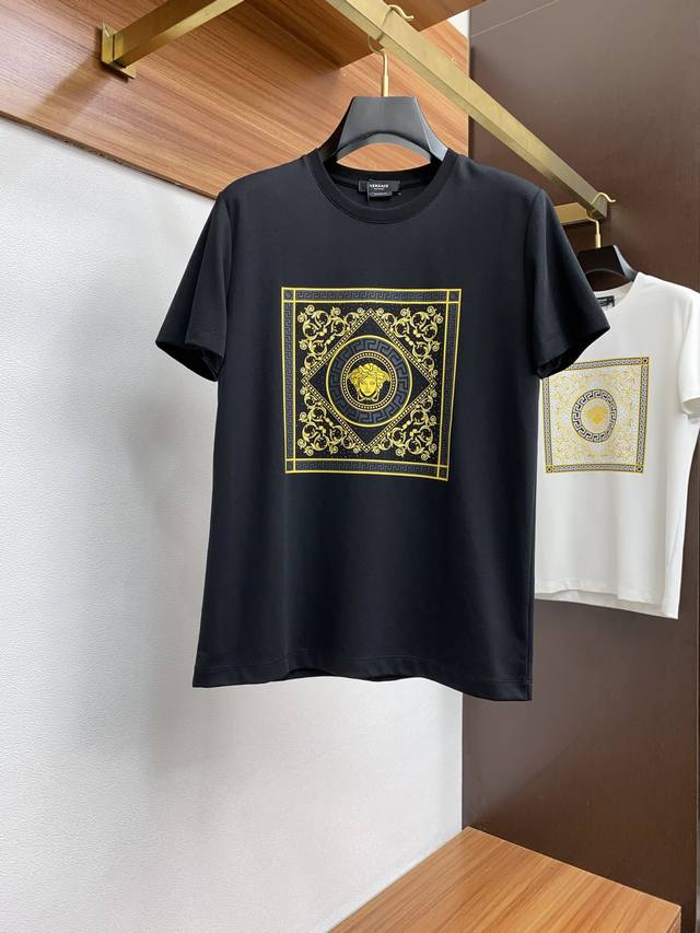 范思哲 2025春夏秀款顶级进口匹麻棉面料短袖 修身版型 专柜款时尚不失奢华 品质毋庸置疑 上身效果超赞，奢华官网同款 码数 M-3Xl