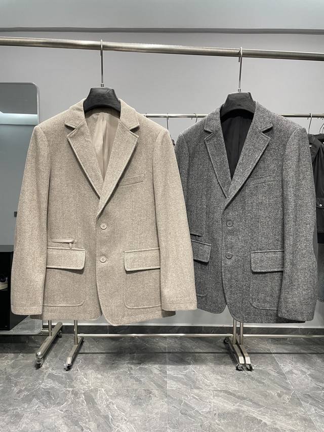 Ez25Fw秋冬新款人字纹羊毛混纺翻领西服，男士腰部小口袋设计两粒扣商务休闲西装夹克外套！贸易公司渠道稀出，领先官网发售！Z家新款羊毛西服以其独特的设计和精致的