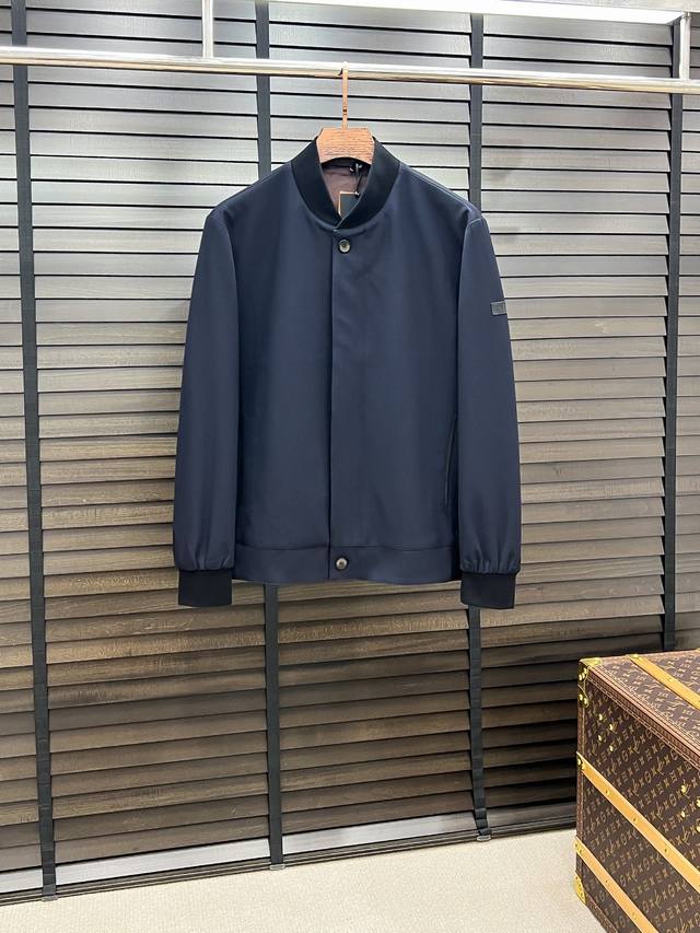 D-49 Zegna 杰尼亚 25秋冬棒球领夹克 常规设计裁剪兼具个性时尚范儿,精简夹克永不过气...灵感延续百年经典系列,格调实用性毋庸置疑,高品控！酰胺锦纶
