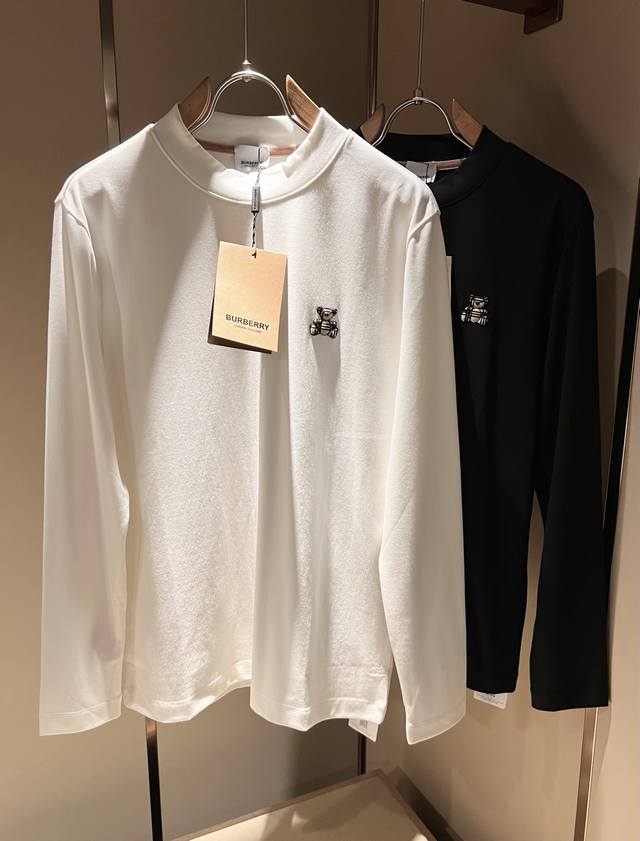 Bur*Erry 巴*莉 2025秋冬新款男士打底衫，品牌最新设计元素！既不单调也不复杂,恰到好处的展现品味！衣身Logo图案胸前压胶设计！舒适吸汗透气根本不在