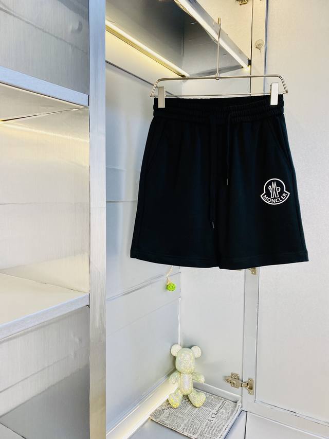 情侣款胖子福音 220斤可穿 蒙口Moncler 重磅推荐！2025春夏必备专柜系列最新款短裤沙滩裤五分裤休闲裤高端订制原版五金 上身效果超正，腿部线条完全得到