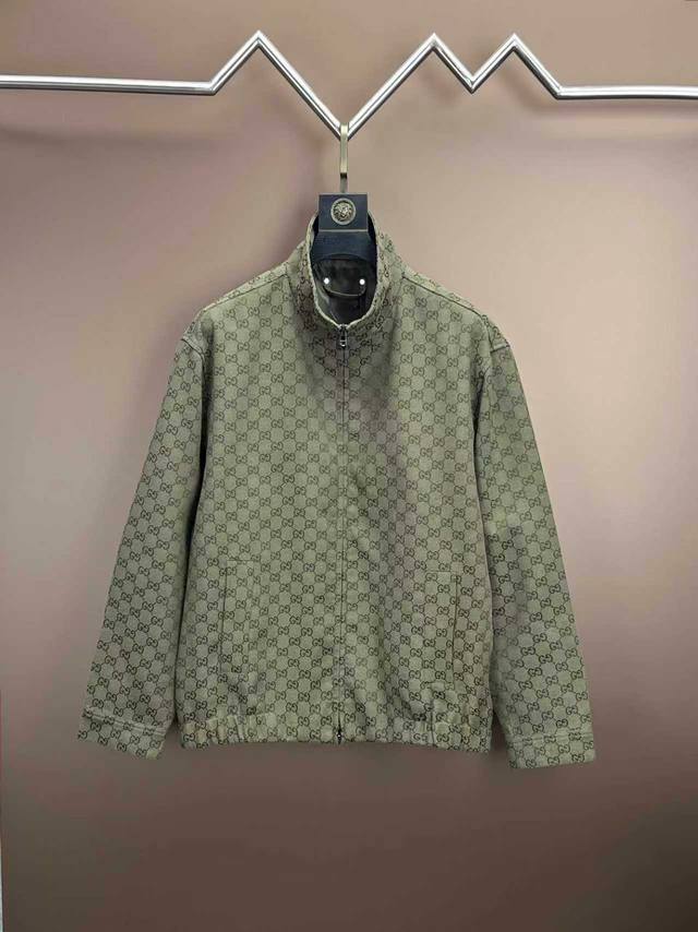 古奇 官网同款，提前发售！2025Ss开春新款男士夹克外套，原单三标齐全高端版本！专柜定制面料 透气舒适度高，细节无可挑剔，品牌元素设计理念，体现高品质。手感细