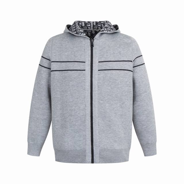 独家供应 Cd 25Fw 老花双面穿羊绒针织外套 原版31,000购入开发，面料采用优质山羊绒混纺针织面料精心打造，确保柔软舒适的穿着体验。意大利精湛工艺制作，