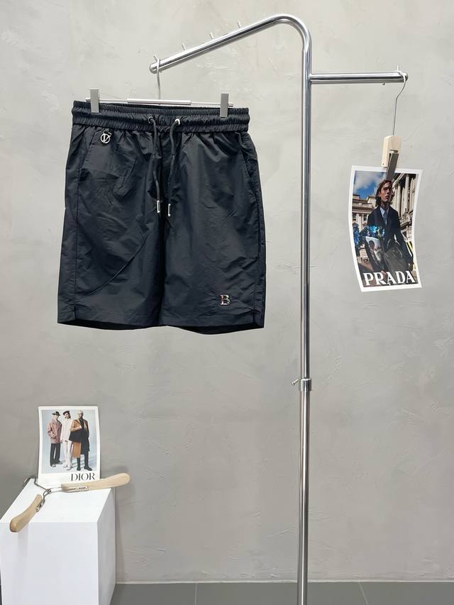 Burberry巴宝莉独家专供新款休闲短裤 高端版本！专柜定制面料 透气舒适度高，细节无可挑剔，品牌元素设计理念，体现高品质。手感细腻柔软！呈现休闲裁剪，上身版
