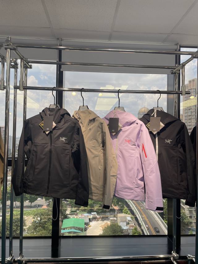 秋冬新款 始祖鸟Beta响尾蛇女款， 风暴紫真的太好看啦好好看的配色