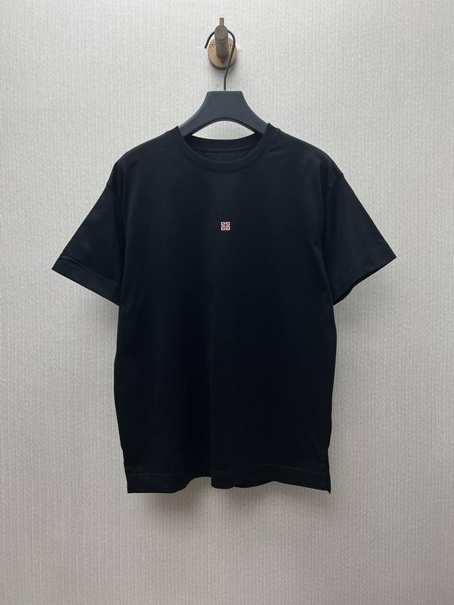 纪梵希 25Ss新款纯色圆领套头短袖T恤 男款 高版本 码数：S.M.L.Xl.