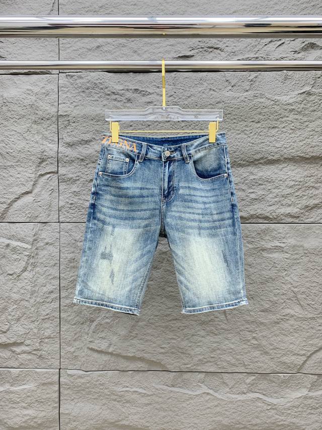 杰尼亚 新品 高端独家发售 25Ss四季款超燃炸街系列之最牛仔短裤 独家隆重推出 原版定制高端品质面料 定制五金版型修身剪裁 面料带弹力 微弹上身舒适度超高 必