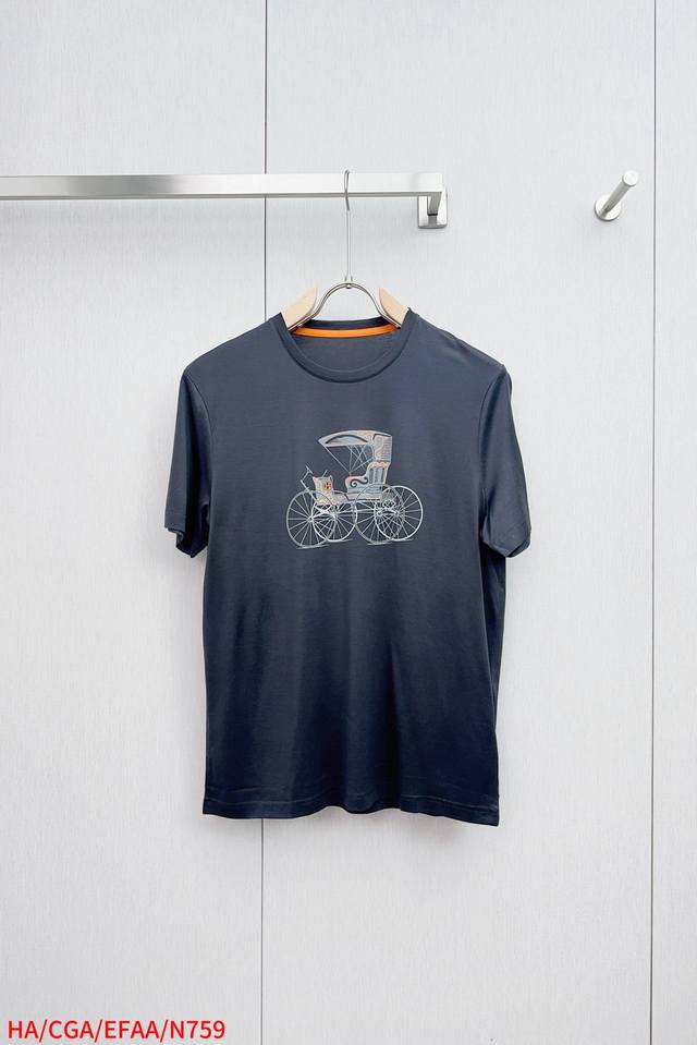 N759 Ha 爱马仕 顶级品质 2025款新品短袖！精选顶级原版面料，手感柔软。顶级进口私货，时尚设计潮流短袖，不失奢华 品质毋庸置疑 上身效果超赞，奢华官网