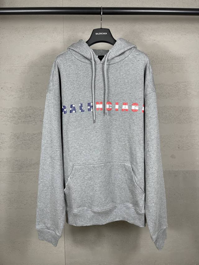 细节图 顶级版本.官网品质 Balenci*Ga 巴黎.25Ss最新款.巴黎英文彩色Logo发泡印花水洗磨烂做旧连帽卫衣。砖柜同步.面料采用巴黎Zp定织定染全棉