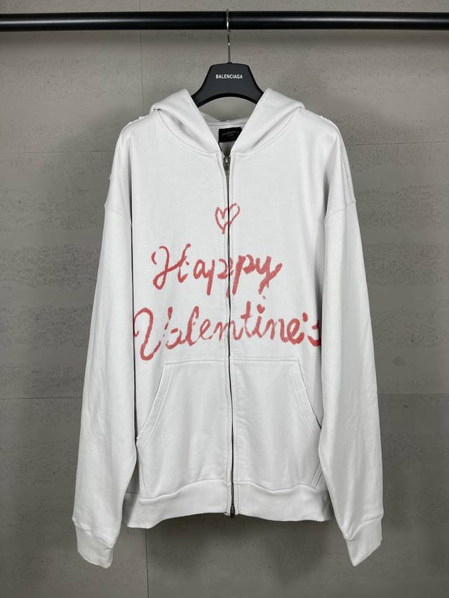 实拍图 顶级版本.官网品质 Balenci*Ga 巴黎.Ss25最新款，巴黎情人节限定款 。前面后面英文直喷印花洗水做旧磨破连帽卫衣。砖柜同步.第一时间正品研制
