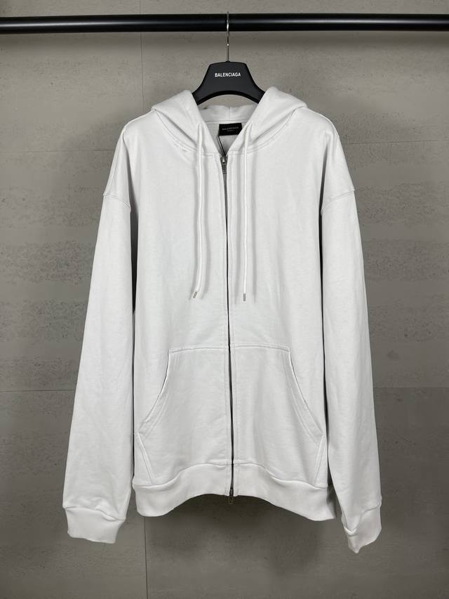 细节图 顶级版本.官网品质 Balenci*Ga 巴黎.25Ss最新款.美纹纸胶带拉浆印花洗水磨炒做旧开衫拉链连帽卫衣。砖柜同步.面料采用巴黎Zp定织定染全棉大