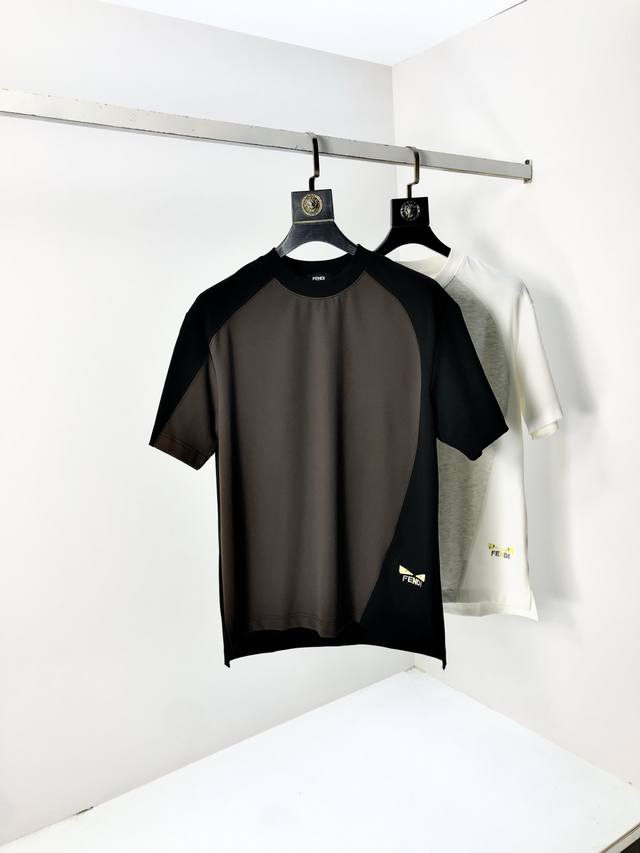 芬迪。2025春夏新品时尚圆领短袖高级定制百搭款式！更有实用感 任何人都可以轻松驾驭 采用莫代尔氨纶面料制作，奢华经典品牌Logo设计，H非常显档次懂货的必须入