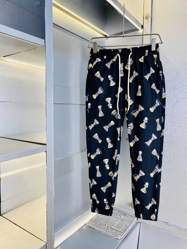 官网原单货 可穿220斤爱马仕Hermes 简约时尚 早春款速干裤休闲裤卫裤松紧裤九分裤身穿着非常舒适 低调不失奢华 穿出去非常有档次,裤型款式和裁剪亦无需多言