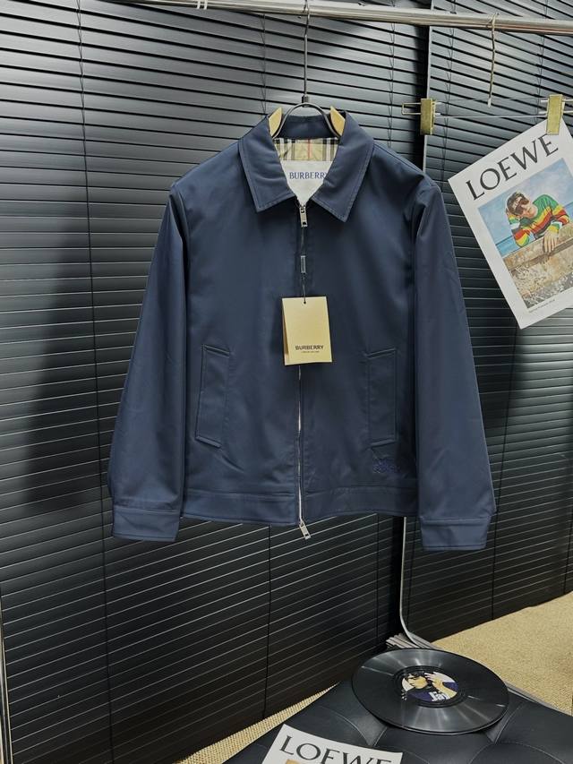 Bur巴宝莉24顶级连帽 连帽可拆卸 夹克，潮流休闲连帽外套，专柜面料，经典元素融合打造，经典3标齐全，潮男时尚，无论是上身舒适度还是都是无可比拟的存在 尺码：