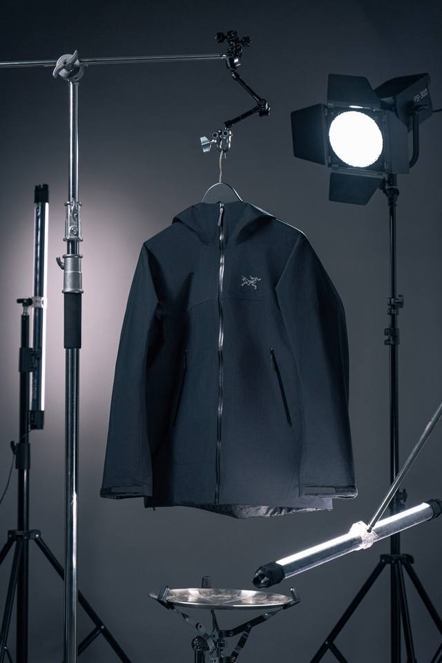 Arcteryx始祖鸟 Beta Jacket Logo刺绣防水防风透气连帽休闲夹克外套 黑色