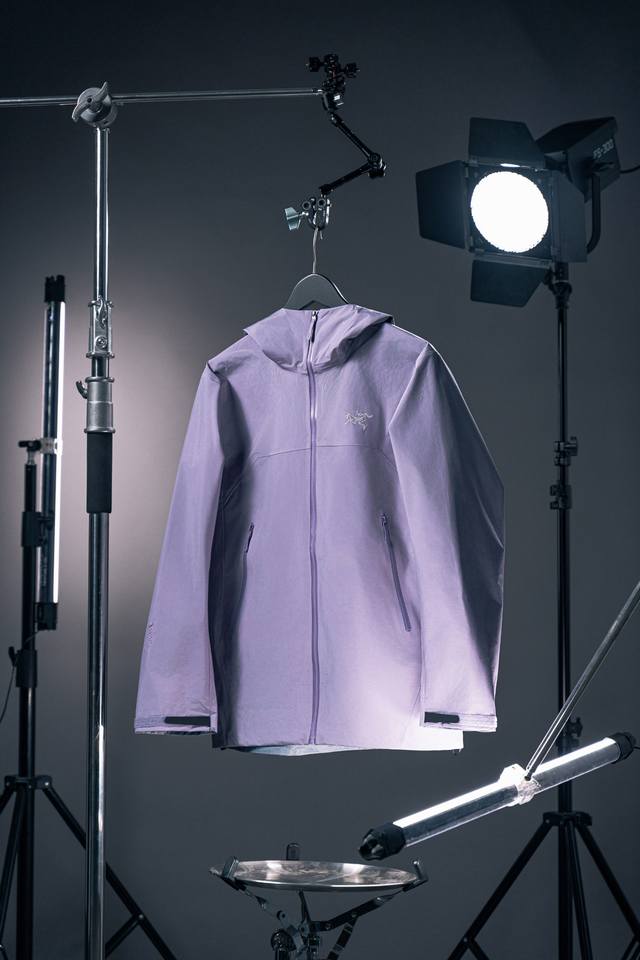 Arcteryx始祖鸟 Beta Jacket Logo刺绣防水防风透气连帽休闲夹克外套 速紫色