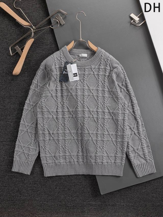 Dior 迪奥 微宽版 Cd 微宽版型S-Xl 25Ss永远不败 经典款 永久精品 专柜永恒经典款 Cd藤格纹圆领毛衣 重工艺 男女同款 棉质混纺毛圈平纹针织面