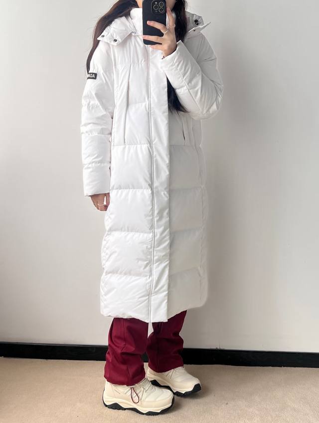 模特图# 迪桑特长款男女款 羽绒服 N多明星款 情侣款白鸭绒加厚长款羽绒服！轻松玩转长款羽绒服！ 冒易公司货，刚给韩国走完货，特殊渠道才能拿到当年的新款一扫羽绒