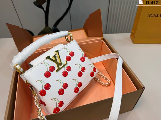 D-412尺寸20×13折叠盒 Lv Capuchins樱桃手提 路易威登中的贵妇包 许多明星都在背