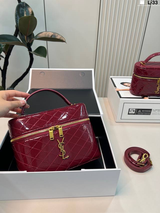 大 L-33尺寸:18×12 22×16折叠盒飞机盒 Ysl 圣罗兰 Gaby化妆盒子包 Yslgabymini新款拉链化妆包 外观小巧调皮可爱，小小个但是却特