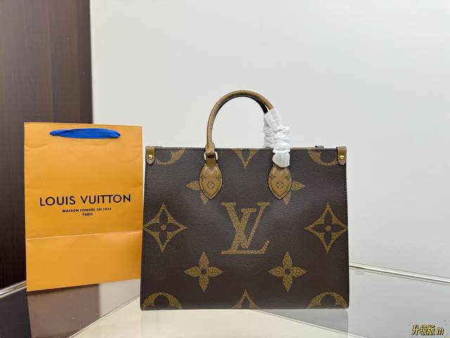 全套包装 Lv 爆款购物袋 丛林系列 购物袋 Mini Onthego 购物或周末出游 拎起 Onthego 手袋即刻出发 Lv 新款 购物袋大花新料拼色 每一