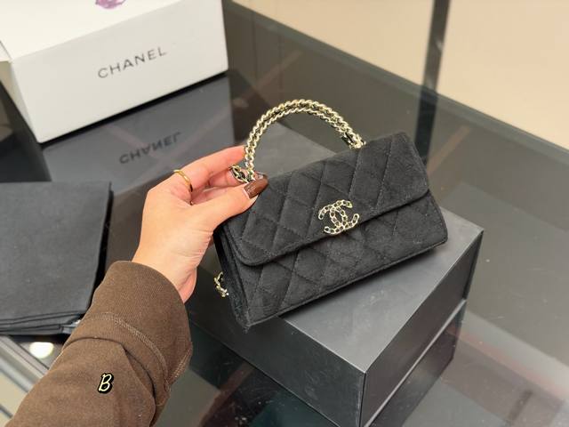 配折叠盒 Size：18Cm 香奈儿23p Kelly 最美的23p，太好看了想要马上滴滴Sa的冲动 新包真的超香哦！ 牛皮品质