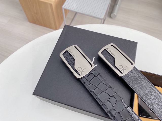 Ck 皮带 美国品牌 为全球最大的高级时尚控股公司以传统手工设计和款式新颖誉满全球 此款 腰带 采用纯牛皮名师制作 随心驾驭[奸笑] 附带原版包装 宽度3.8厘