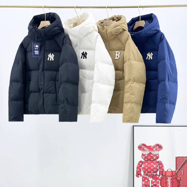 专柜同款Mlb 洋基24年最新款张凌赫同款植绒贴皮Logo四色棒球面包式羽绒服情侣款连帽羽绒服外套 爆炸起来，高于市场一切版本，大佬们推起来，新款Mlb校园风羽