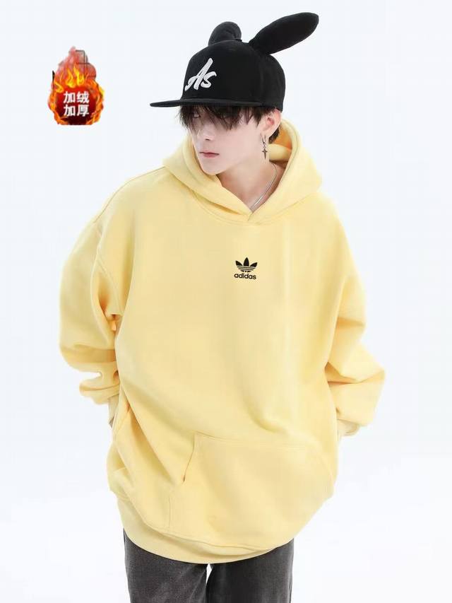 品牌 : 三叶草 款号 : C81766卫绒 尺码 : M-2Xl 颜色 : 黑色，白灰色，藏青色，杏色，黄色， 面料 : 纯棉华棉银狐绒420克，绣标，