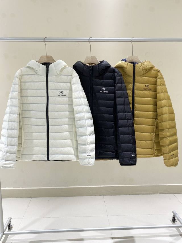 商袅双面穿情侣轻薄款羽绒服新国标90绒、700蓬轻量双面穿白鸭绒羽绒服、两面均可外穿、采用全立体无缝压胶工艺 真正做到不出绒、虽轻薄但保暖、仅仅是款式用料自然是