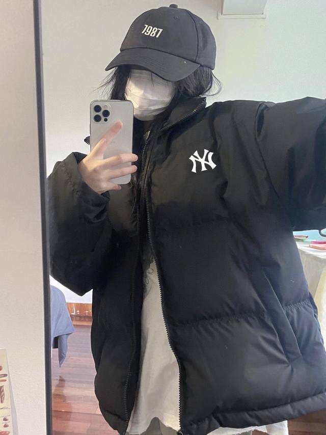 上新 Mlb棉服男女款潮流百搭23Ss冬季高品质加厚男女棉服 爆款上新！冬季衣橱必备的一款人气棉衣 上身超级好看. 经典黑色 超多选择 男女都能穿 插肩袖立领设