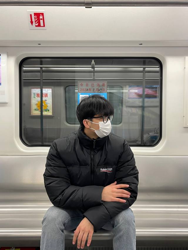 上新 Balenciaga 巴黎世家海浪波浪系列宽松羽绒棉衣棉服面包服 店主北方人亲自评测 大大解决了南方不理解北方冬天冬日的寒冷 整件衣服完全塞的满满当当 冬