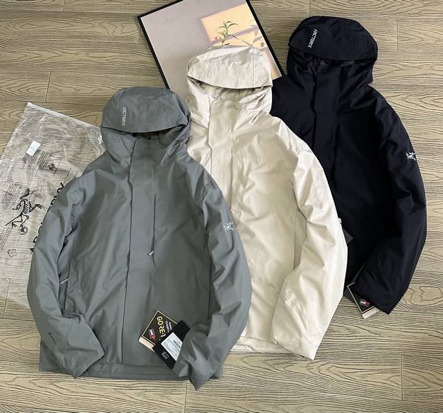 Arc'teryx 始祖鸟三色情侣款Therme Insulated Jacket 防风防水保暖棉服 此款专柜现在一直是断货状态 这款棉服专为山地生活而打造，将