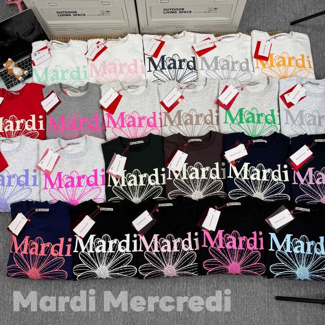 Mardi Mercredi Fw23小雏菊字母印花圆领宽松套头长袖卫衣 男女同款 也没人告诉我Mardi 卫衣这么好穿啊 Mardi 是怎么做到质量和性价比兼
