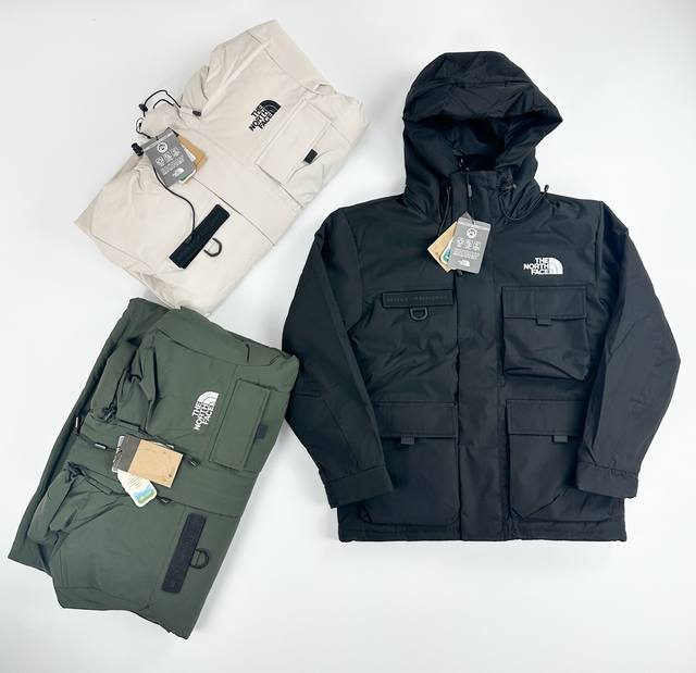 北面 Tnf 22Fw纯色Logo徽标多口袋抽绳工装连帽羽绒棉服 男女同款 今年流行的工装风 轻便保暖的北面工装风 怎么穿都好看 比面包还要蓬松柔软呀 保暖能力