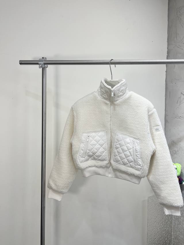 Alo新款羊羔毛外套最高版本对版对色定制五金面料跟原版保持一致大热款25Ss秋冬新款系列黑色Alo羊羔毛好贵气！！Alo冬季毛茸茸合集来啦白女都在穿的Alo泰迪