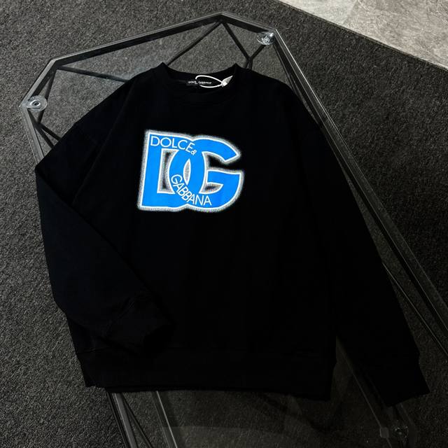 Dg 杜嘉班纳 25款高版本圆领卫衣，落肩宽松版型，全棉面料克重380克 不变形 不缩水 三标齐全 男女同款 工艺：进口康丽机数码直喷印花工艺 颜色：黑色 白色