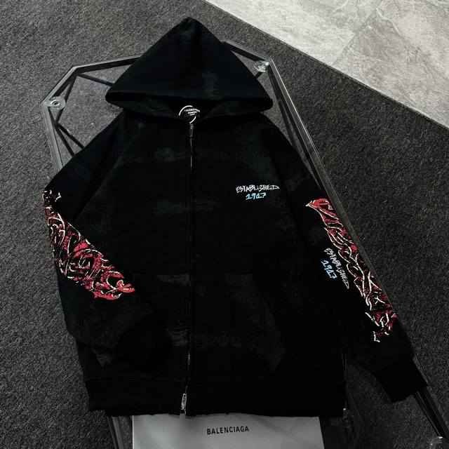 Balenciaga 巴黎世家 25款高版本拉链连帽卫衣，落肩宽松版型，全棉面料克重480克 不变形 不缩水 三标齐全 男女同款 工艺：磨烂破洞.进口康丽机数码