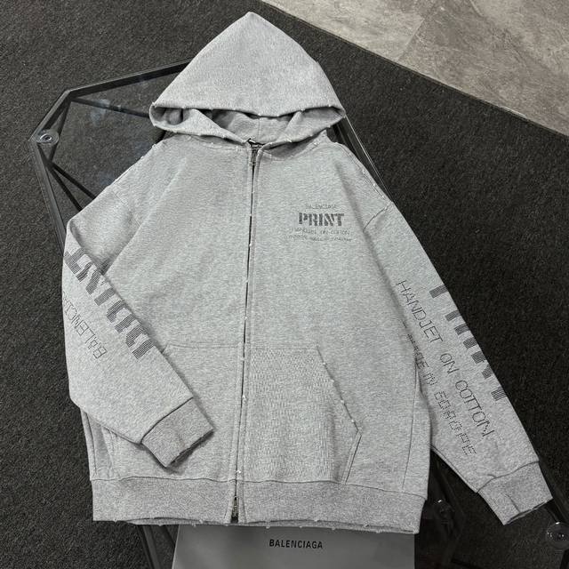 Balenciaga 巴黎世家 25款高版本拉链连帽卫衣，落肩宽松版型，全棉面料克重480克 不变形 不缩水 三标齐全 男女同款 工艺：磨烂破洞.进口康丽机数码