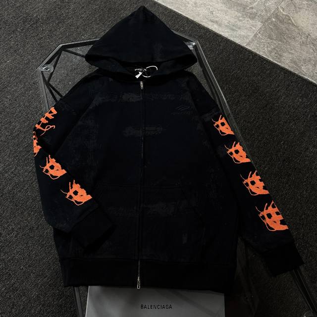 Balenciaga 巴黎世家 25款高版本拉链连帽卫衣，落肩宽松版型，全棉面料克重480克 不变形 不缩水 三标齐全 男女同款 工艺：磨烂破洞.进口康丽机数码